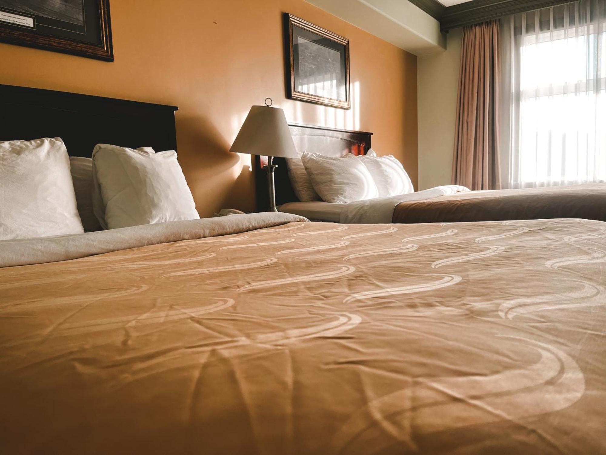 Quality Inn & Suites Hinton Quarto foto